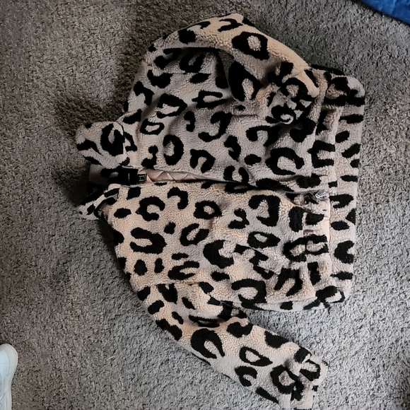 Forever 21 Womens Leopard Sherpa Fleece Sweatshirt Lined Collared Ful - Picture 1 of 5